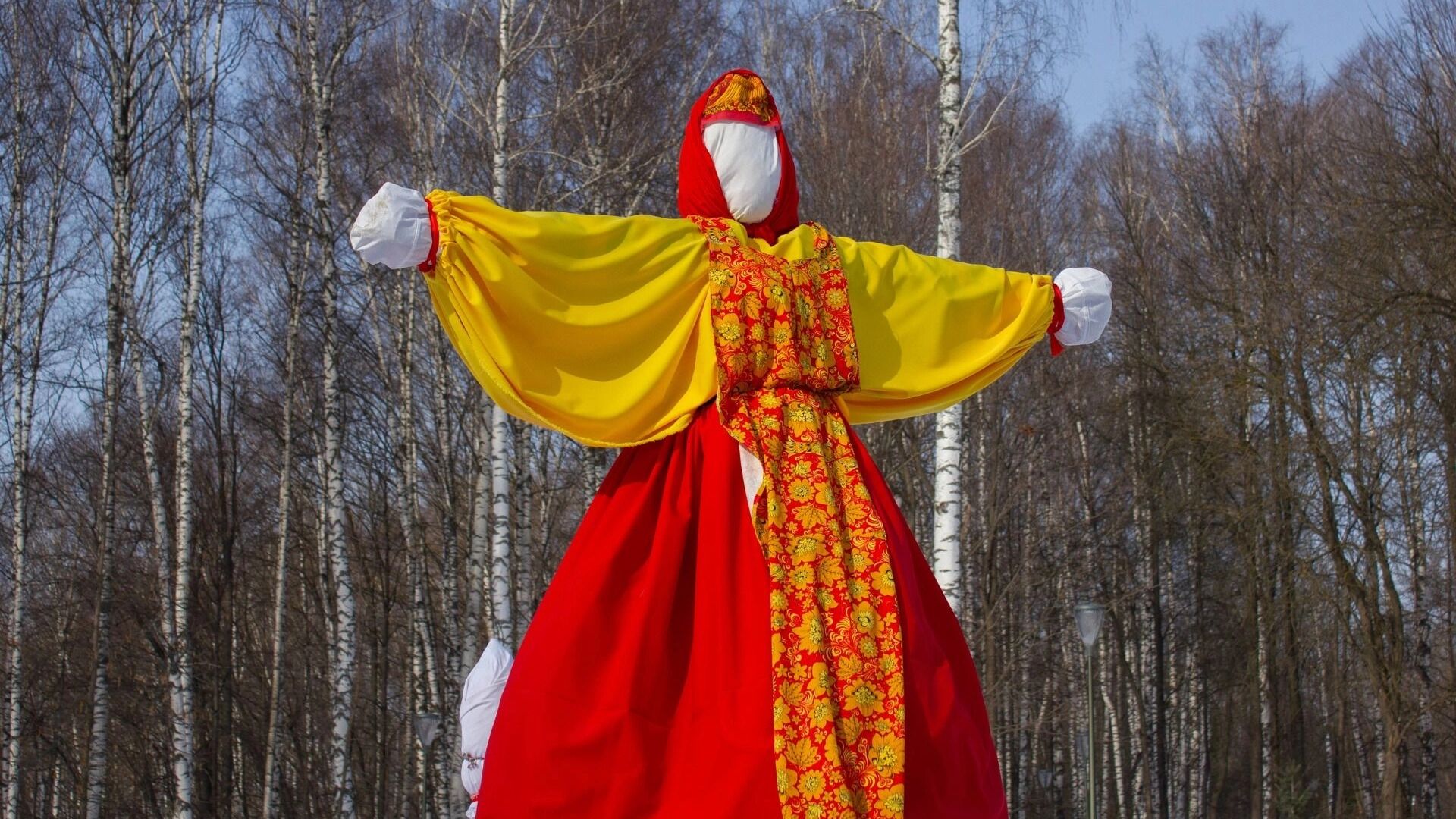 Где в Омске будут жечь чучело и бесплатно кормить блинами: афиша на Масленицу